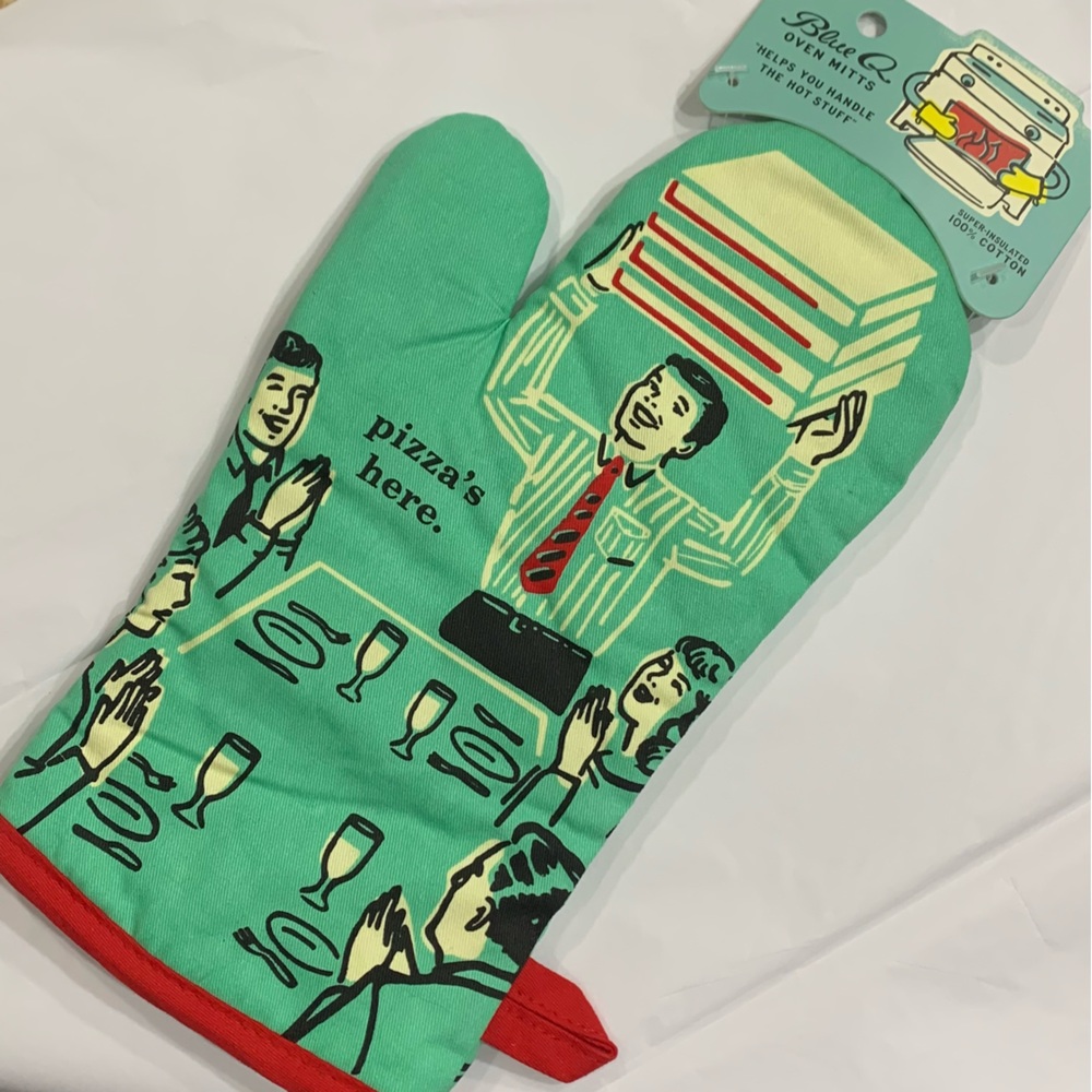 BLUE Q Pizza’s Here Insulated OVEN MITT!